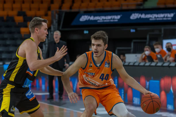 更是一次战 更是一次战