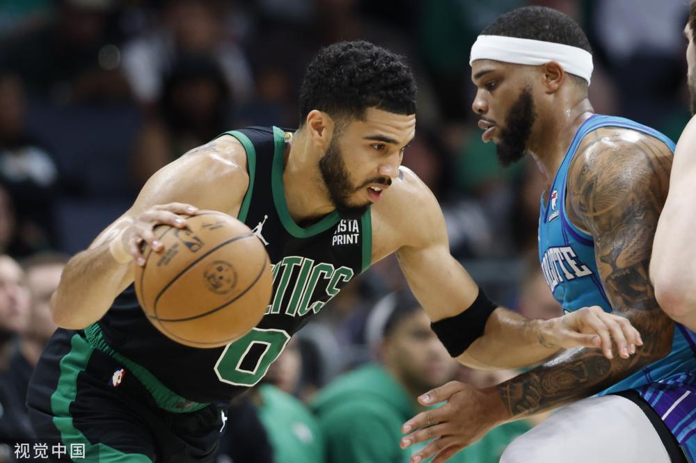 国际足坛屡 国际足坛屡